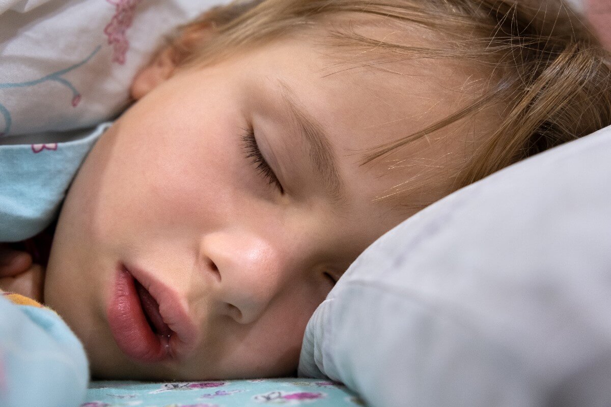 Tiny Girls Sleeping Blowjob - Consecuencias de la respiraciÃ³n bucal en los dientes | ClÃ­nica Koresdent