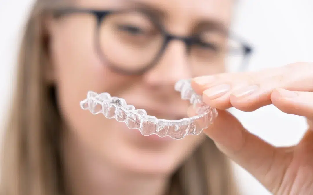 ataches en ortodoncia invisible invisalign en sevilla koresdent